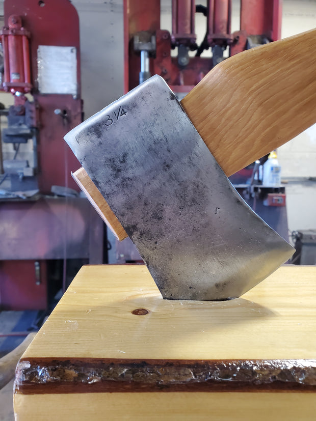 Axe #381
